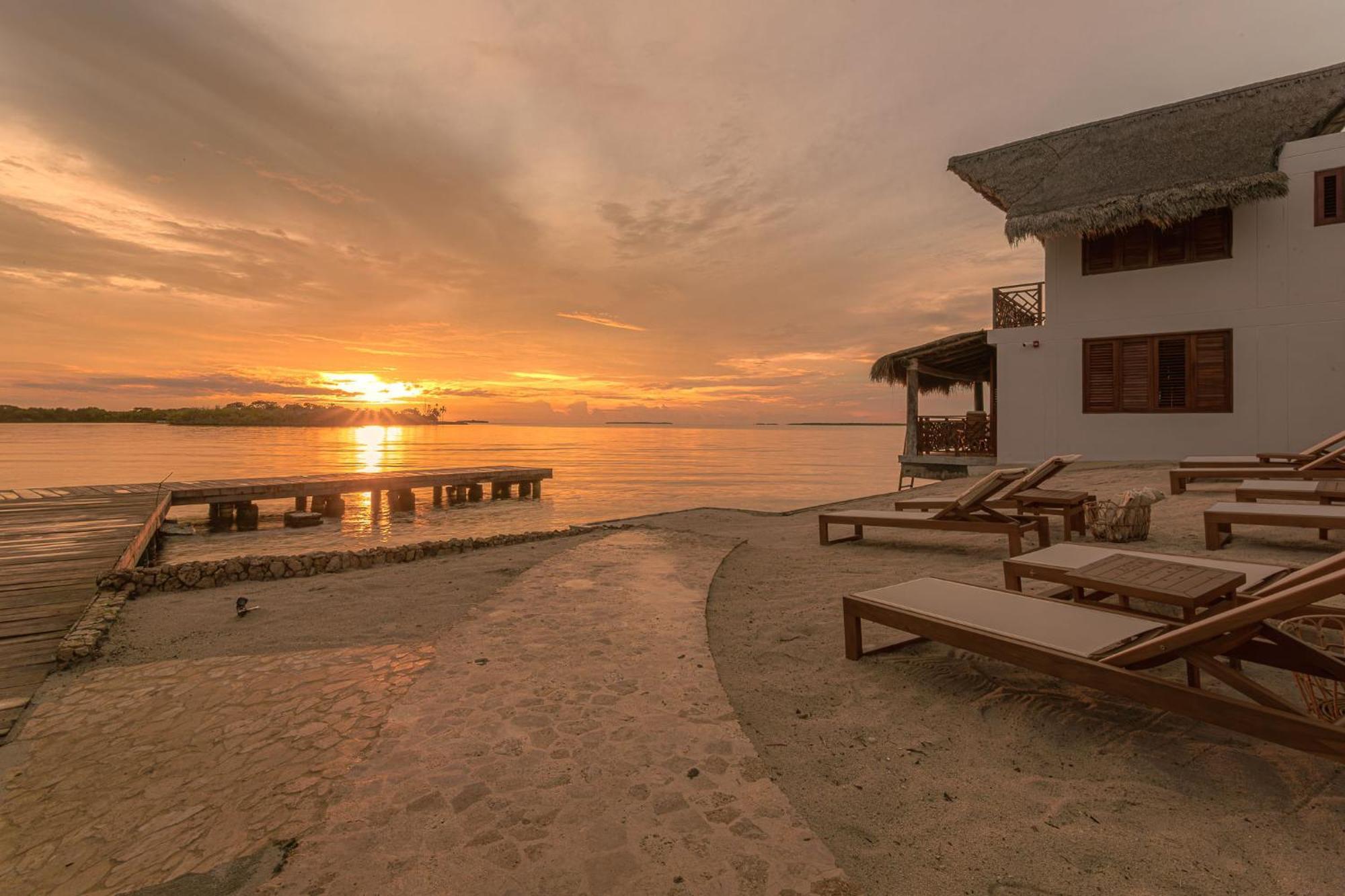 Islawa Soy Local - Isla Privada Hotel Baru Bagian luar foto