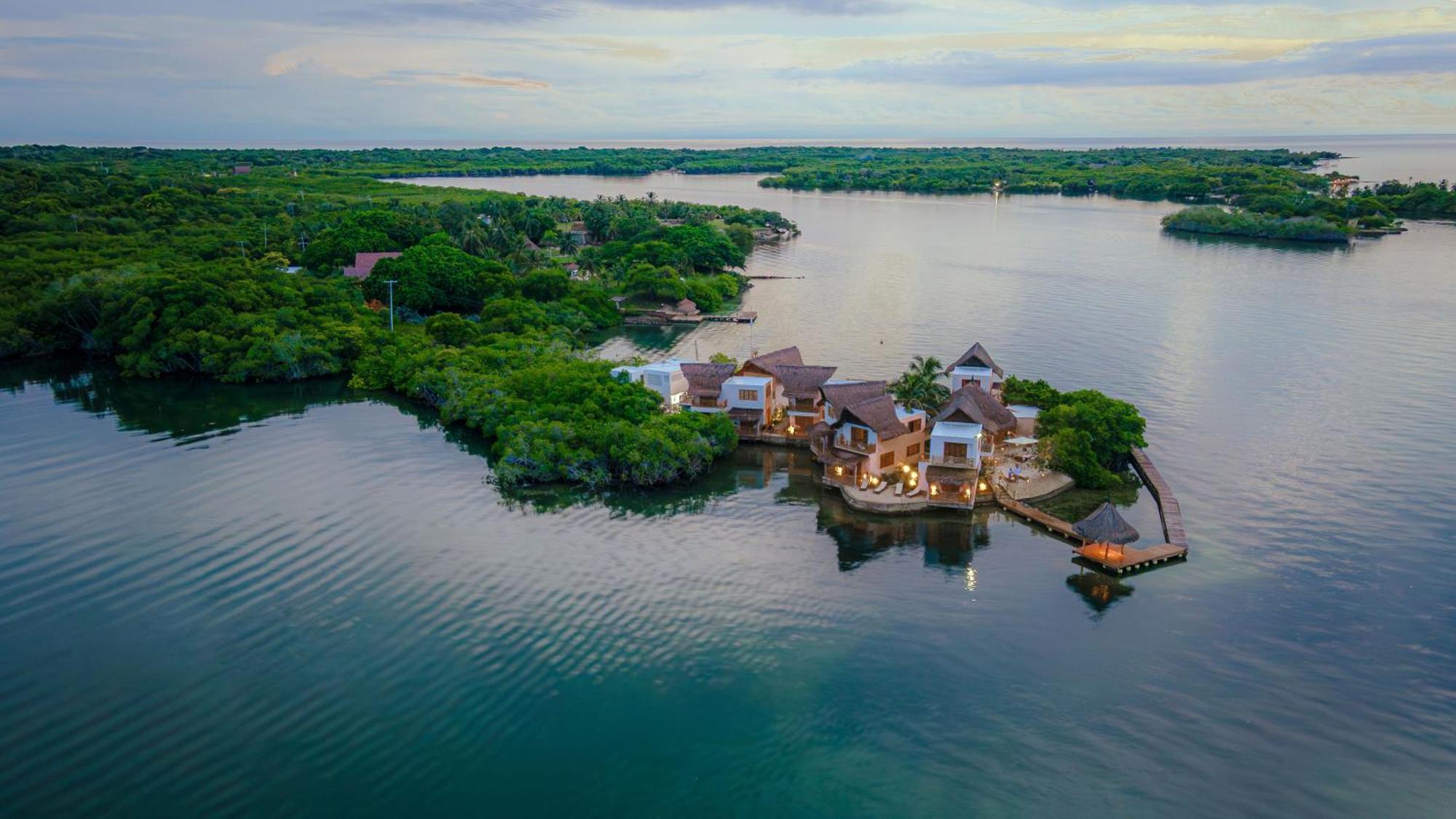 Islawa Soy Local - Isla Privada Hotel Baru Bagian luar foto